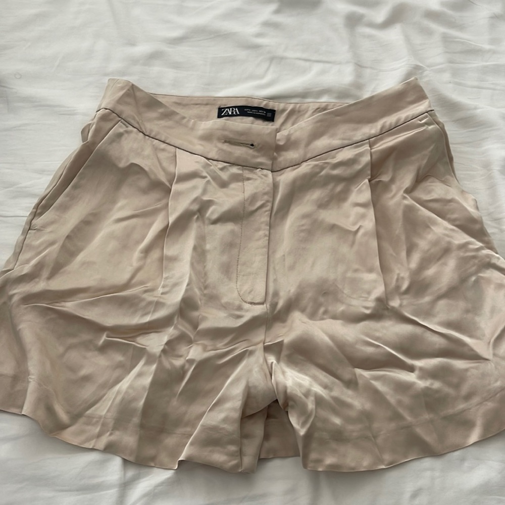 NWOT Zara satin shorts